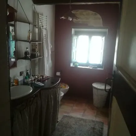 Casa Gola Della Rossa * Genga (Ancona)